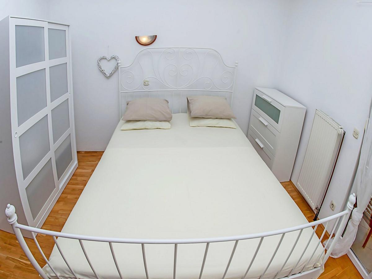 Apartments Damir Kastel Stafilic Екстер'єр фото
